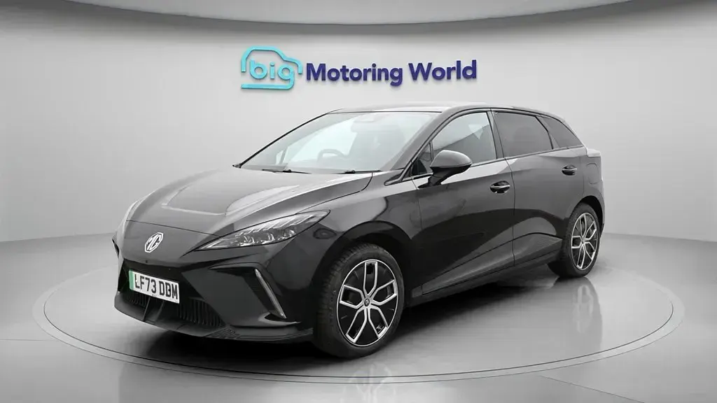Begagnad MG MG4 EV Trophy 319 kW (435 HK) 2023 Halvkombi