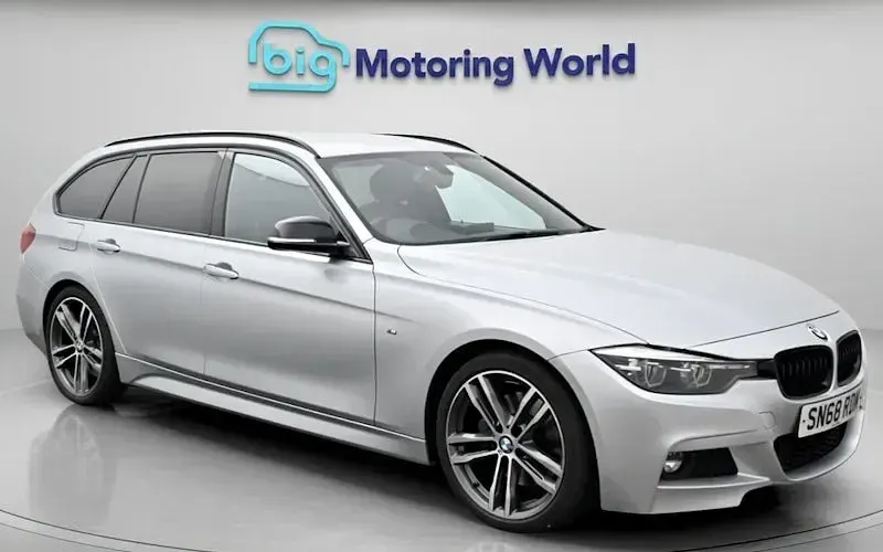 Begagnad BMW 320 M Sport 184 HK (135 kW) 2019 Kombi