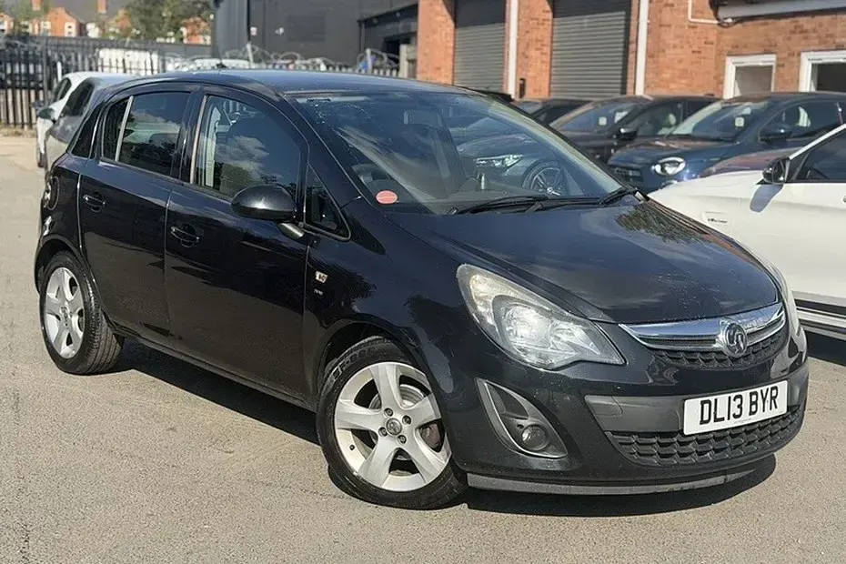 Second-hand Vauxhall Corsa 100 CP (73 kW) 2013 Negru Hatchback