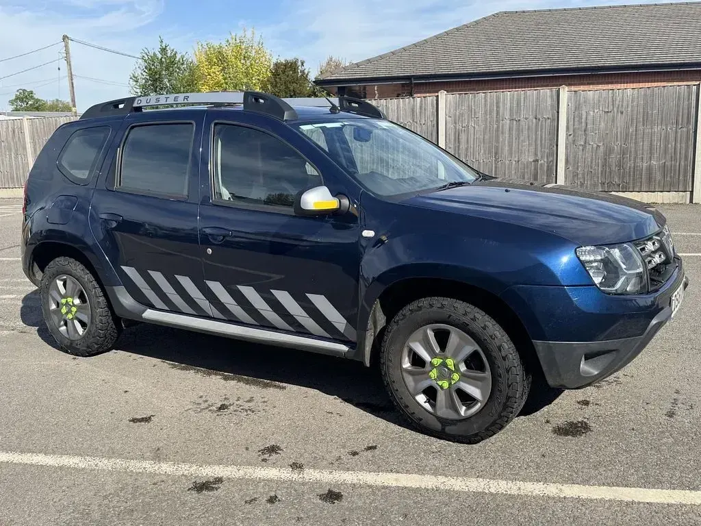 Used Dacia Duster Lauréate 110 HP (80 kW) 2018 Blue SUV
