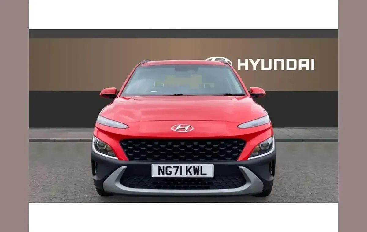 Gebraucht Hyundai Kona SE 141 PS (103 kW) 2021 Rot SUV