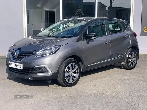 Used Renault Captur Play 2018 Grey/black SUV