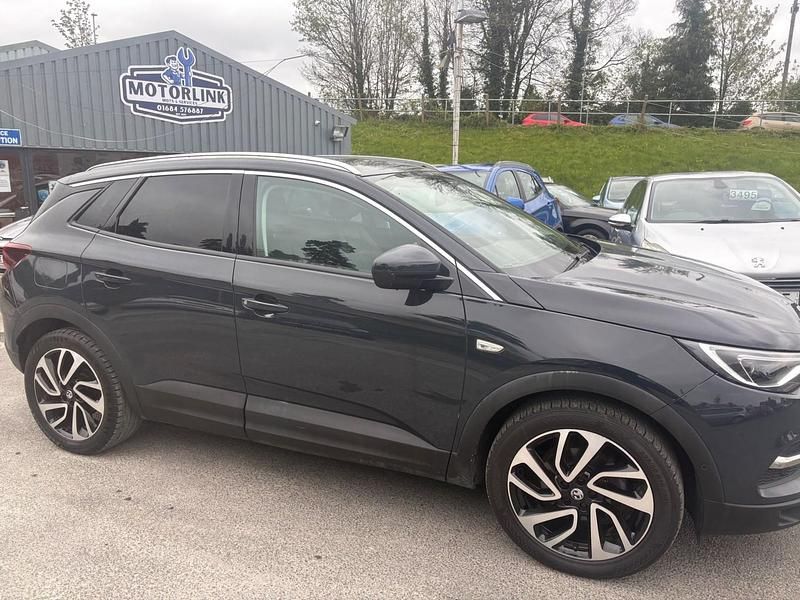 Used Vauxhall Grandland X Elite 120 HP (88 kW) 2017 Green SUV