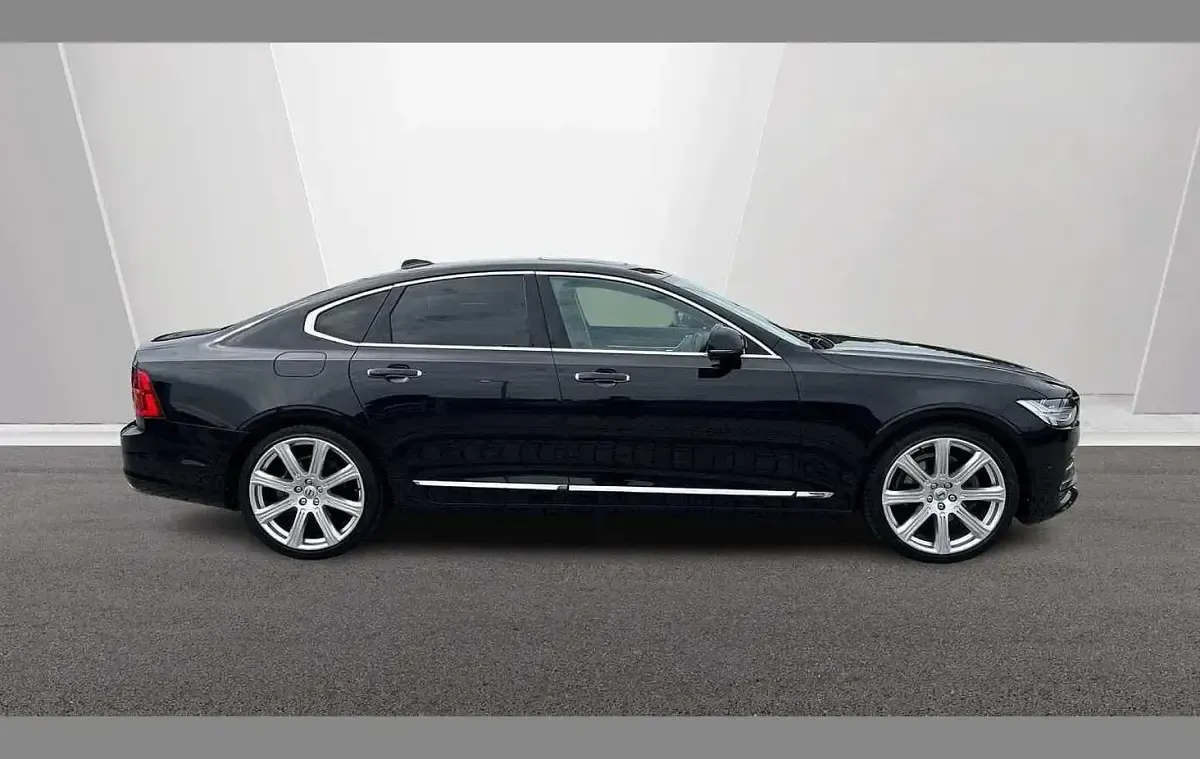 Used Volvo S90 Inscription 187 HP (137 kW) 2016 Black Sedan