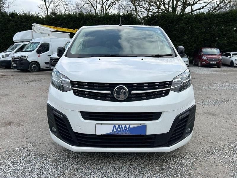 Used Vauxhall Vivaro Sportive 100 HP (73 kW) 2021 White MPV