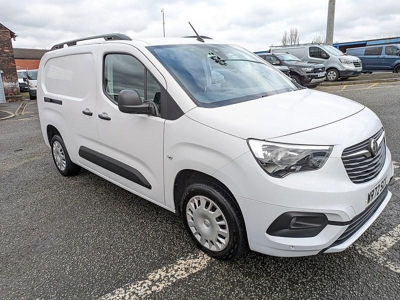 Used Vauxhall Combo Sportive 100 HP (73 kW) 2023 White MPV