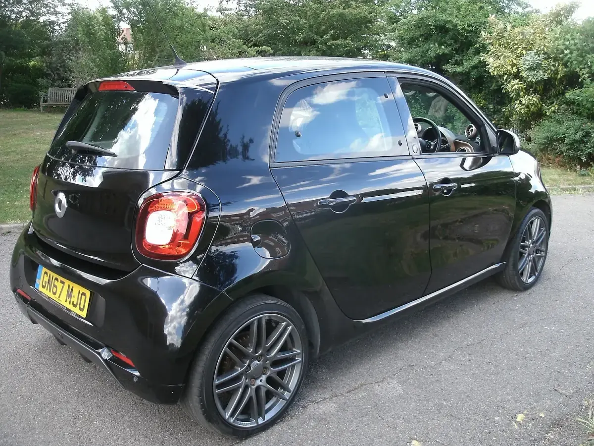 Used Smart ForFour 90 HP (66 kW) 2017 Black Hatchback