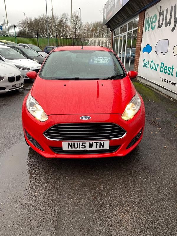 Used Ford Fiesta Zetec 2015 Red Hatchback