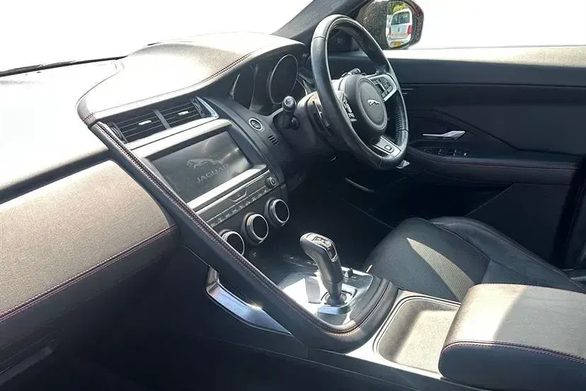 Used Jaguar E-Pace First Edition 180 HP (132 kW) 2017 Red SUV