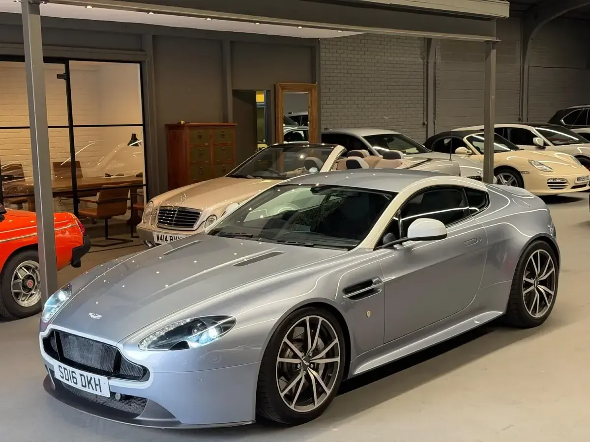 Used Aston Martin Vantage 420 HP (308 kW) 2016 Silver Coupe