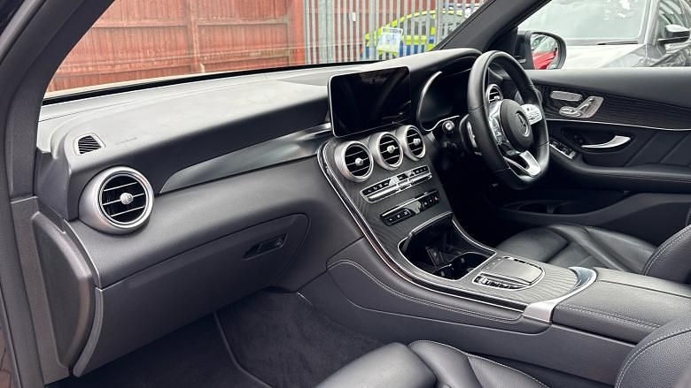 Used Mercedes GLC300 AMG Line Premium 245 HP (180 kW) 2020 Estate