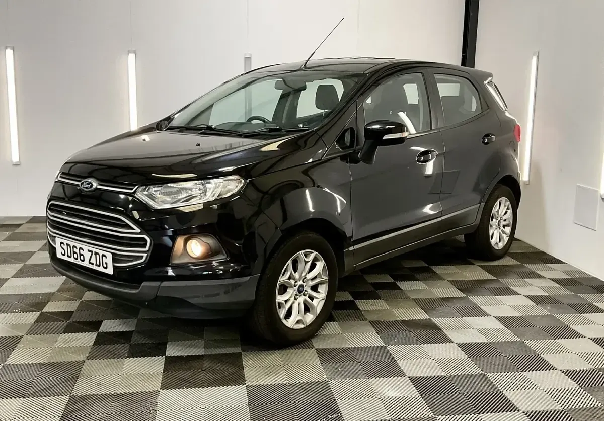 Used Ford Ecosport Zetec 95 HP (69 kW) 2016 Black SUV
