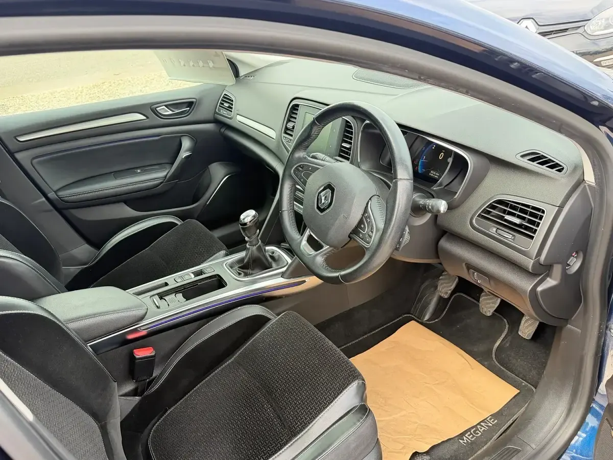Used Renault Mégane Dynamique 110 HP (80 kW) 2016 Blue Hatchback