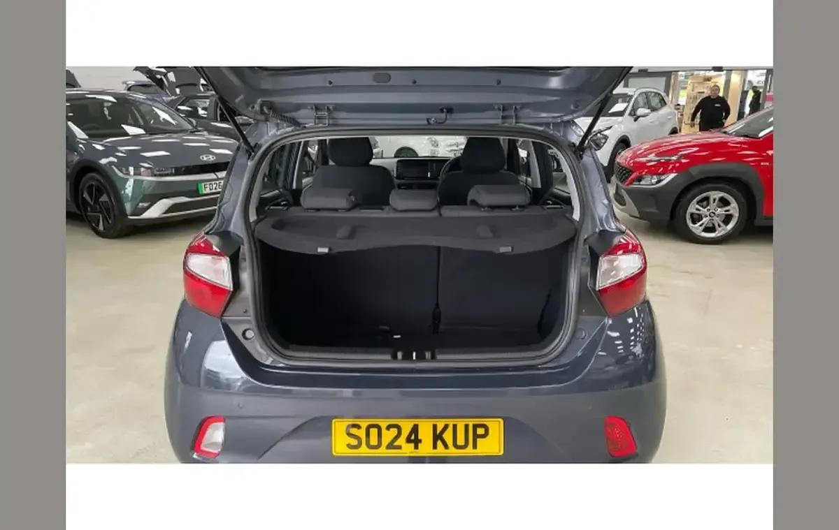 Used Hyundai i10 Advanced 63 HP (46 kW) 2024 Other Hatchback