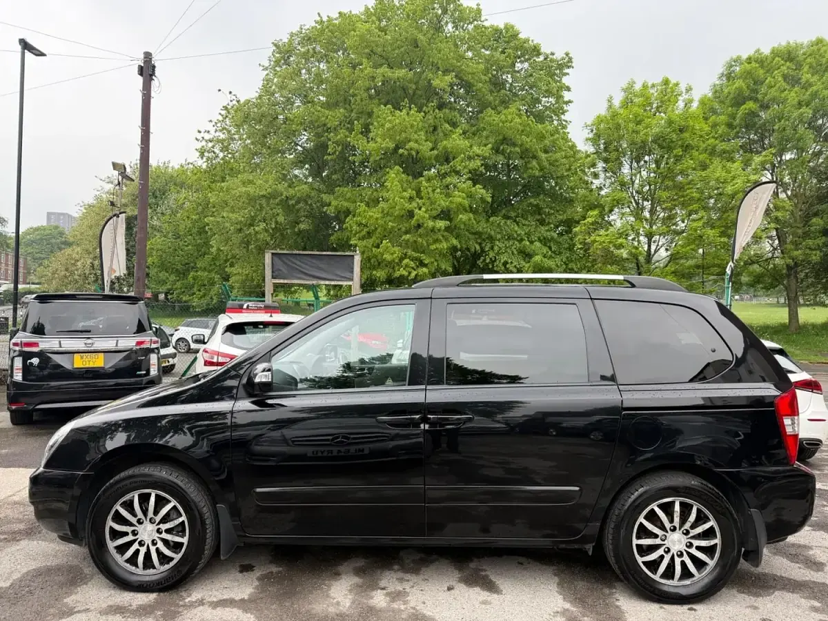 Used Kia Sedona 2011 Black MPV