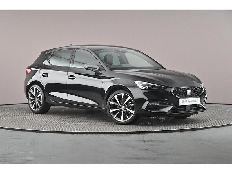 Used 2025 Seat Leon FR Sport Hatchback | £23,290 (Expensive) - Image 1/4