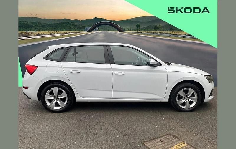 Used Skoda Scala SE 94 HP (69 kW) 2023 White Hatchback