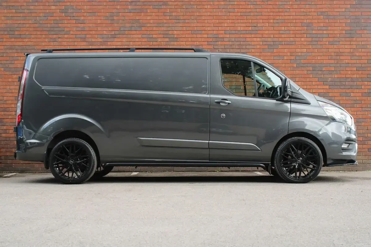Used Ford Transit Custom Limited 170 HP (125 kW) 2023 Grey Van