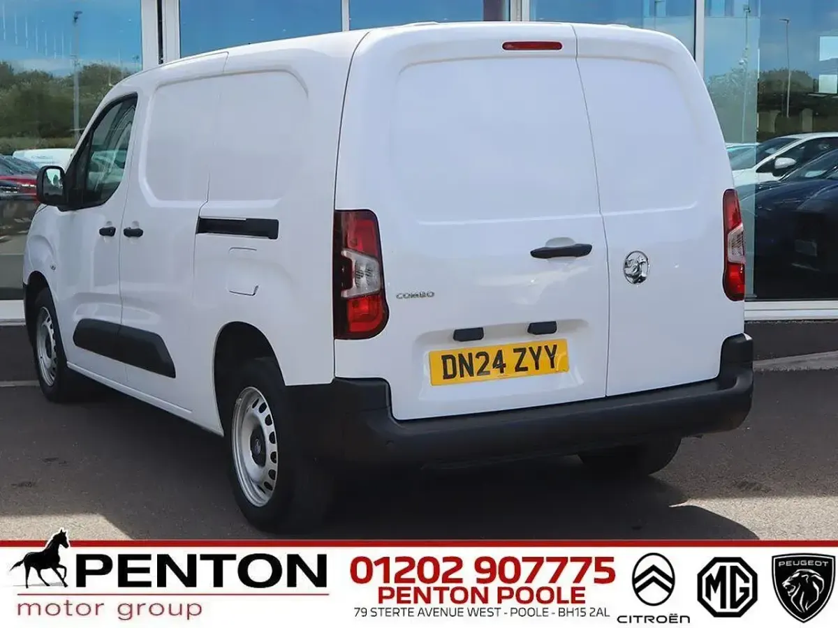 Used Vauxhall Combo S 100 HP (73 kW) 2024 White MPV