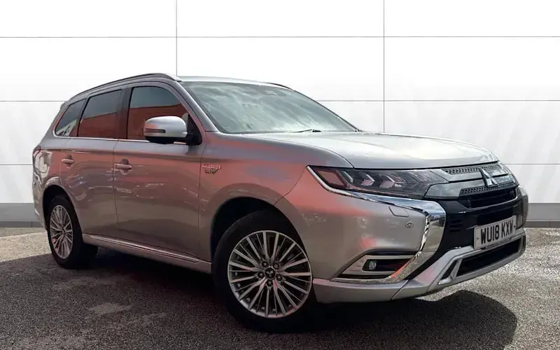 Used Mitsubishi Outlander P-HEV 177 HP (130 kW) 2019 Estate