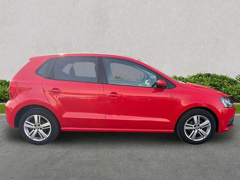 Used VW Polo Edition 90 HP (66 kW) 2017 Red Hatchback