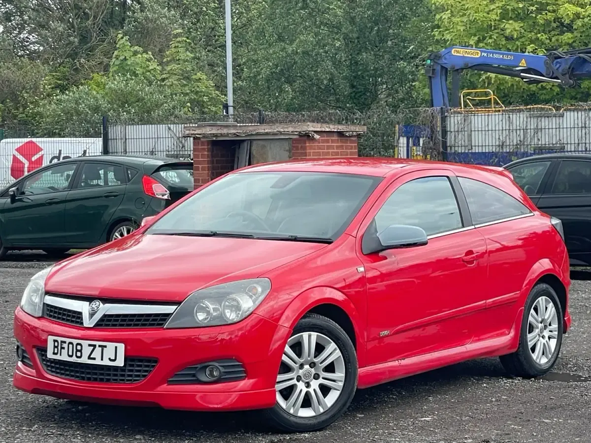 Used Vauxhall Astra Design Edition 2008 Red Hatchback