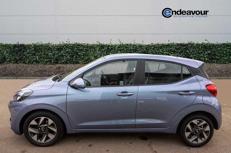 Used Hyundai i10 Advanced 83 HP (61 kW) 2024 Blue Hatchback