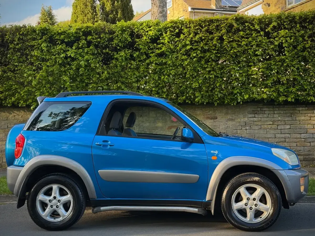 Used Toyota RAV4 2003 Blue SUV