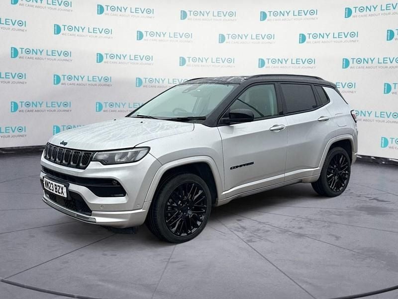 Used Jeep Compass 237 HP (174 kW) 2023 Silver/black SUV