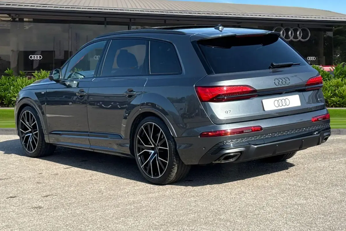 New Audi Q7 Black Edition 2026 Black SUV
