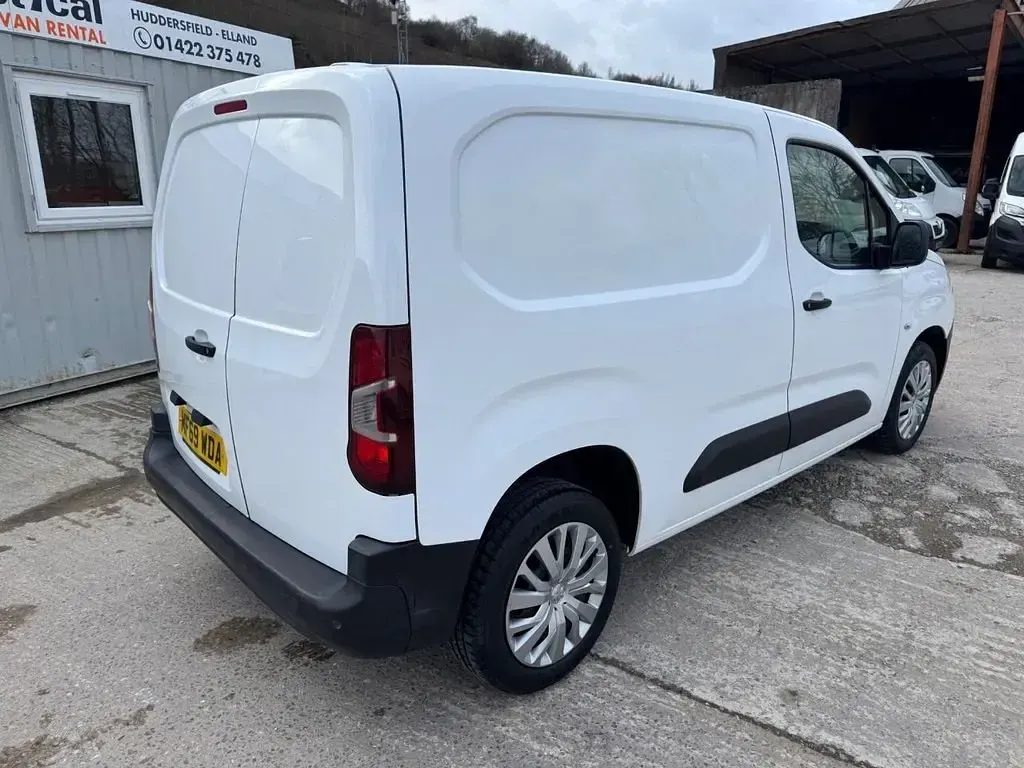 Second-hand Peugeot Partner 131 CP (96 kW) 2019 Alb Monovolum