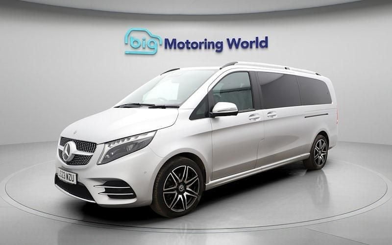 Used Mercedes V300 AMG line 237 HP (174 kW) 2023 Silver MPV