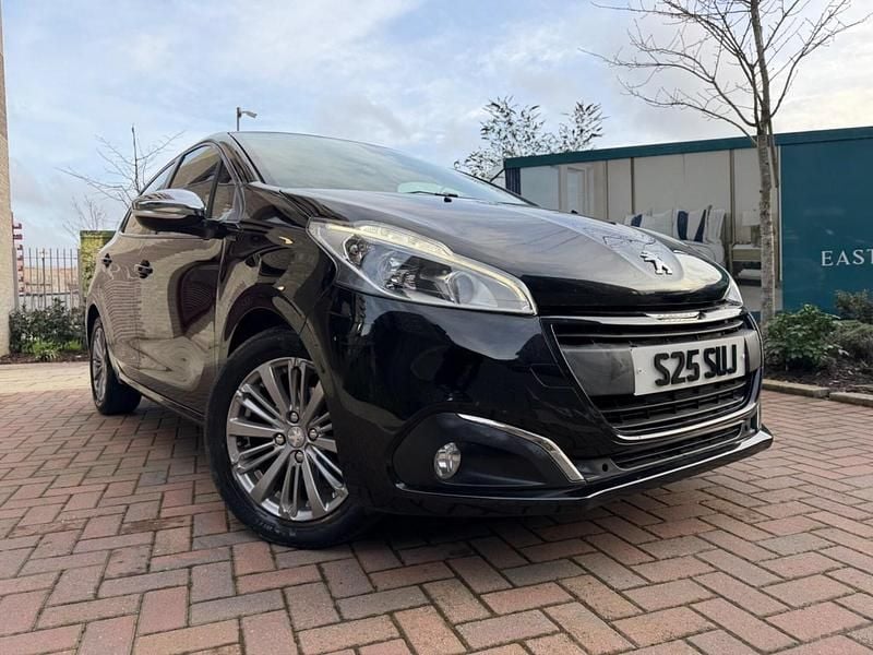 Black Used 2019 Peugeot 208 Signature Sky Hatchback | £3,295 (Super price) - Image 1/4