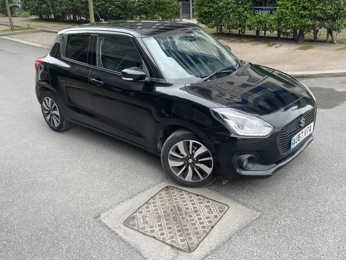 Używany Suzuki Swift SZ5 2017 Czarny Hatchback