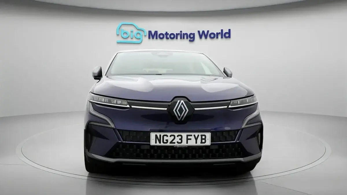 Used Renault Megane E-Tech Techno 161 kW (220 HP) 2023 Blue/grey Hatchback