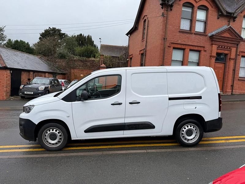 Used Peugeot Partner Premium 2023 White MPV