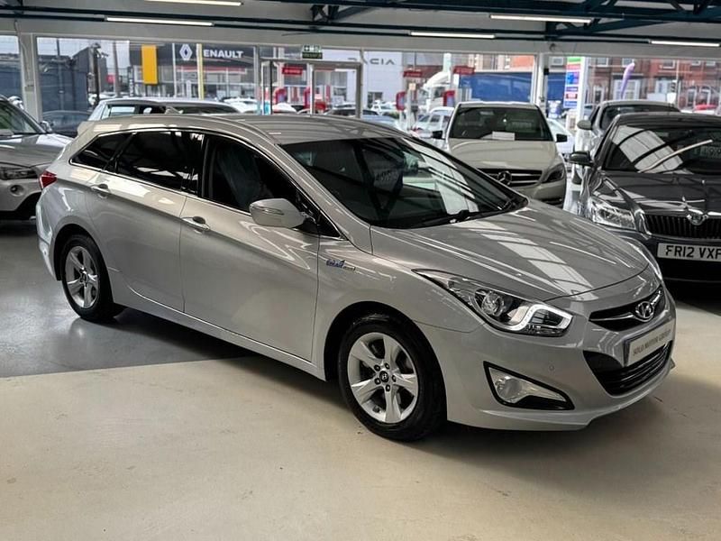 Used Hyundai i40 Style 136 HP (100 kW) 2015 Silver Estate