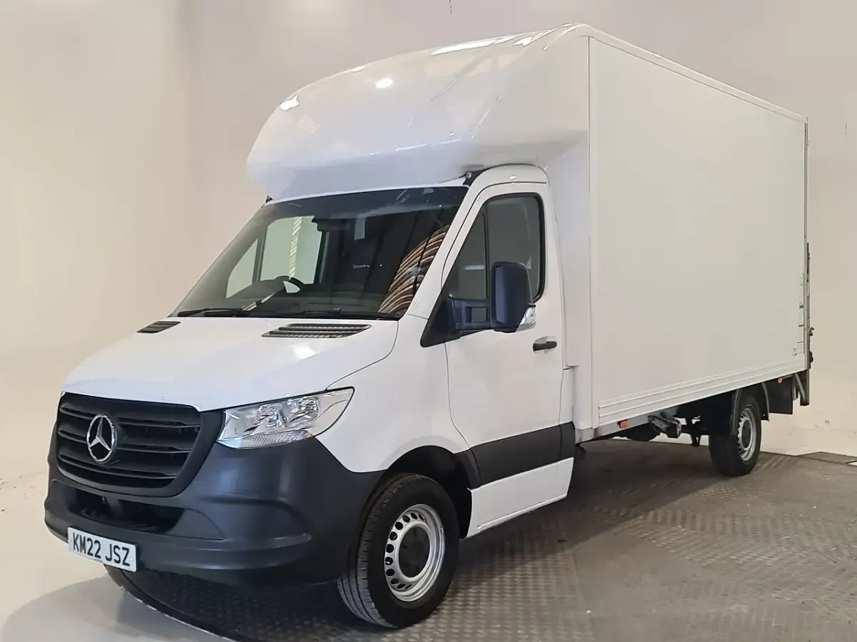 Used Mercedes Sprinter Progressive 150 HP (110 kW) 2022 White Van