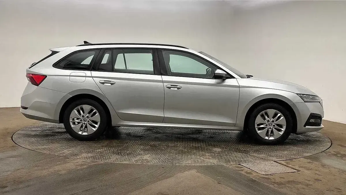 Used Skoda Octavia SE 81 HP (59 kW) 2022 Brilliant silver metallic Estate
