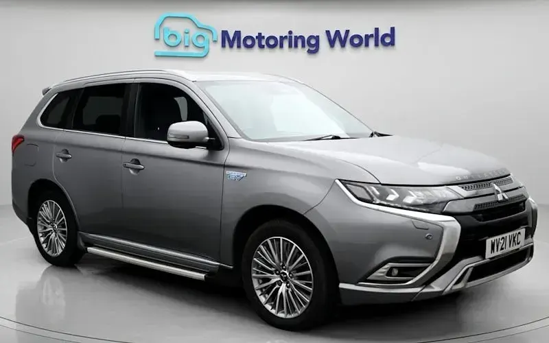 Usado Mitsubishi Outlander P-HEV 224 HP (164 kW) 2020 Carrinha