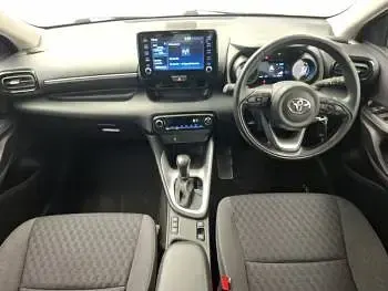 Used Toyota Yaris Design 116 HP (85 kW) 2023 Blue Hatchback