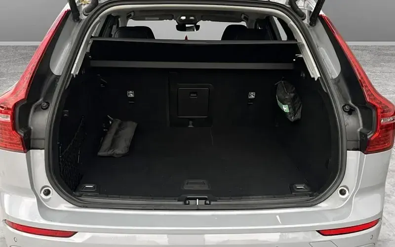 Used Volvo XC60 Core 250 HP (183 kW) 2023 Grey SUV