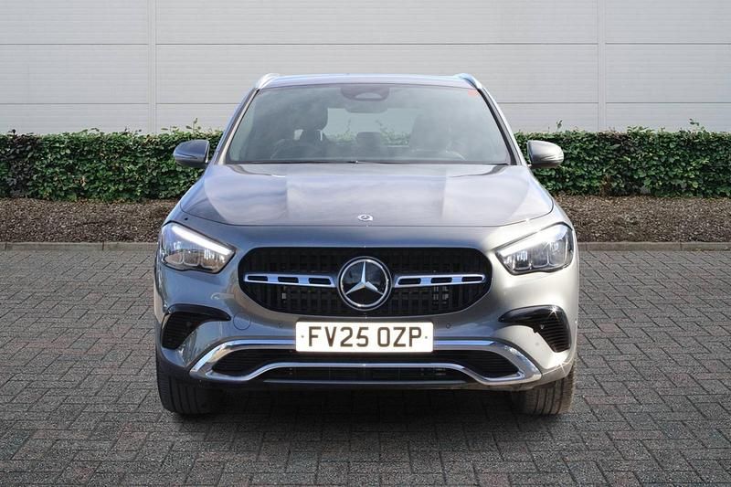 Used Mercedes GLA200 Executive 163 HP (119 kW) 2025 Grey SUV