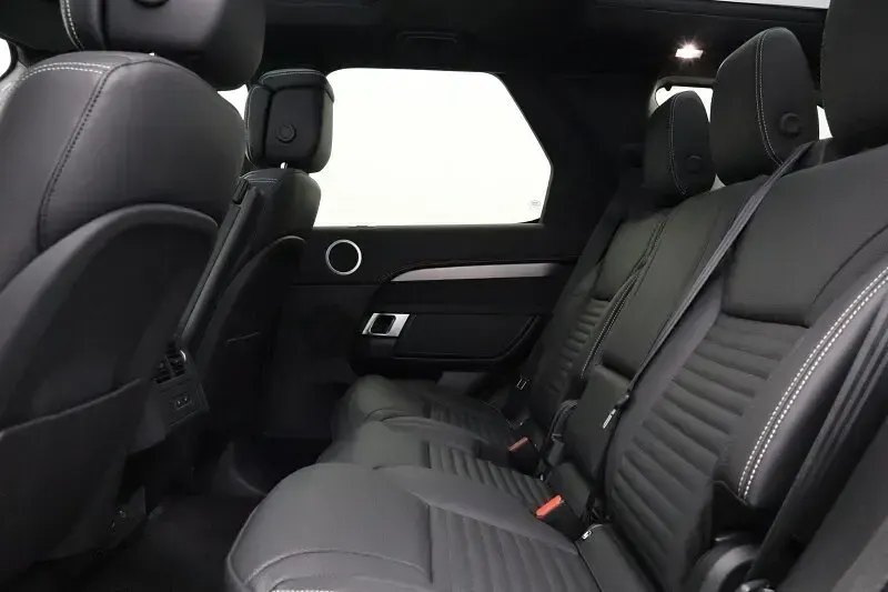 Used Land Rover Discovery HSE Dynamic 350 HP (257 kW) 2025 Black SUV