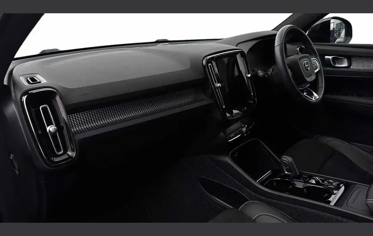 Begagnad Volvo XC40 R-Design 161 HK (118 kW) 2022 Svart SUV
