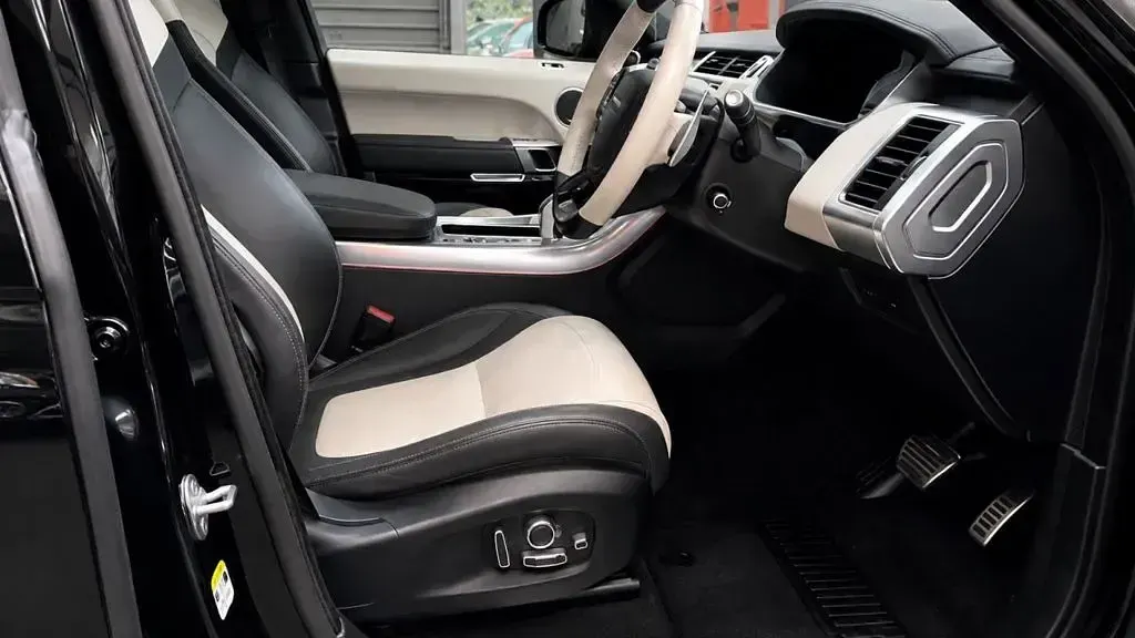 Used Land Rover Range Rover Sport SVR 575 HP (422 kW) 2022 Black SUV