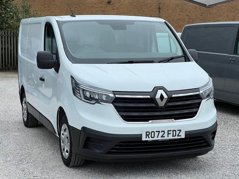 White Used 2022 Renault Trafic Business Van | £14,495 (Fair price) - Image 1/4