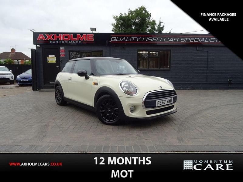 White Used 2017 Mini Cooper Hatch Hatchback | £5,495 (Good price) - Image 1/4