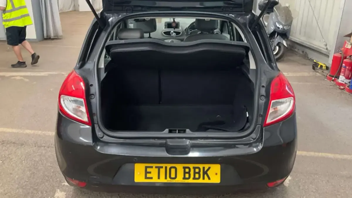 Used Renault Clio Initiale 111 HP (81 kW) 2010 Black Hatchback