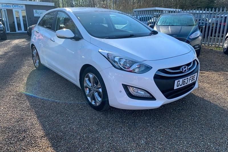 Used Hyundai i30 Premium 2013 White Hatchback